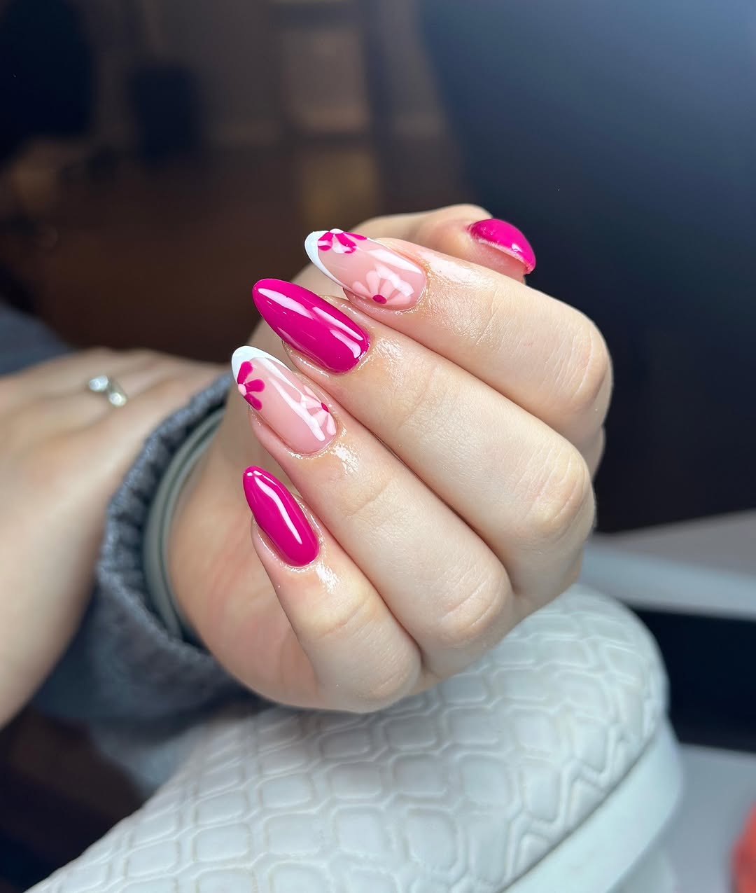 Unhas rosa pink com francesinha e patinhas